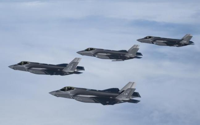 Maniobras de cazas estadounidenses y holandeses dentro de la OTAN