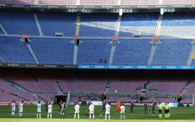 Imagen de archivo de un partido Barcelona - Osasuna Imagen de archivo de un partido Barcelona - Osasuna