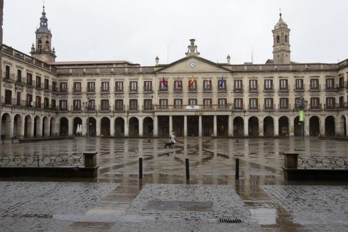 Fachada principal del Ayuntamiento de Gasteiz.