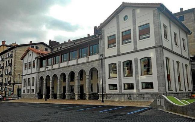 Vista del renovado edificio socio-cultural de Aita Agirre. Foto: J.L.