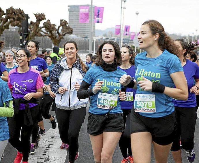 Mujeres corriendo la Lilatón. Foto: Esti Veintemillas