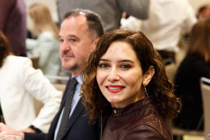 Isabel Díaz Ayuso junto al Carlos Iturgaiz en el acto convocado por el PP vasco en Gasteiz