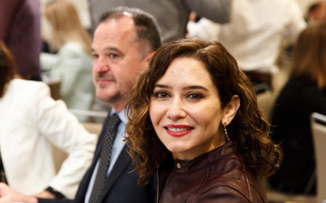 Isabel Díaz Ayuso junto al Carlos Iturgaiz en el acto convocado por el PP vasco en Gasteiz Isabel Díaz Ayuso junto al Carlos Iturgaiz en el acto convocado por el PP vasco en Gasteiz