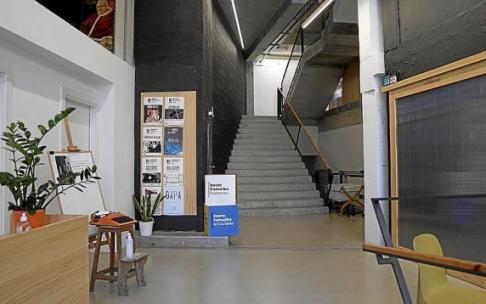 Espacio de acceso al centro de creación Dinamoa de Azpeitia, ubicado en el edificio de Soreasu. Foto: N.G.