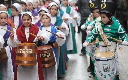 La tamborrada infantil de Azpeitia se pospone hasta que mejore la situación La tamborrada infantil de Azpeitia se pospone hasta que mejore la situación