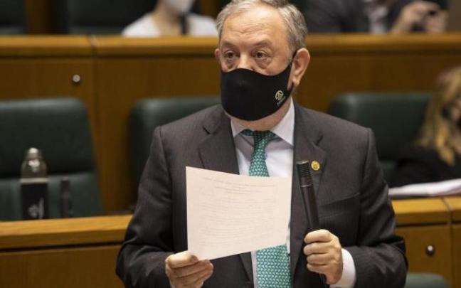 Pedro Azpiazu, en una imagen de archivo en el Parlamento Vasco. Pedro Azpiazu, en una imagen de archivo en el Parlamento Vasco.