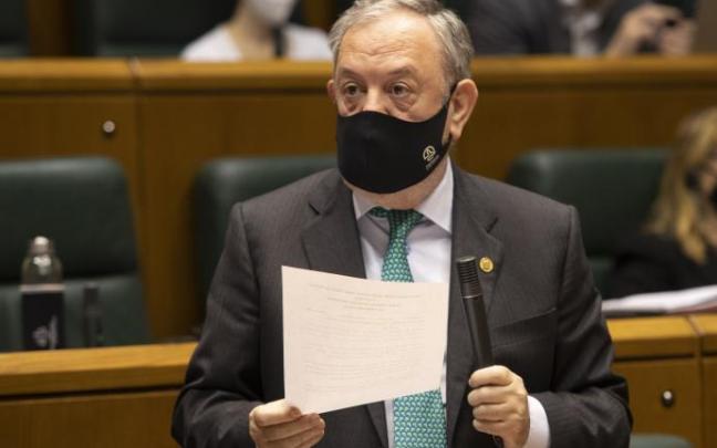 El consejero de Economía y Hacienda, Pedro Azpiazu.