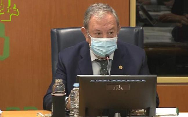 Pedro Azpiazu inaugura las comparecencias de los consejeros ante la Comisión de Economía y Hacienda del Parlamento para presentar los presupuestos de cada departamento