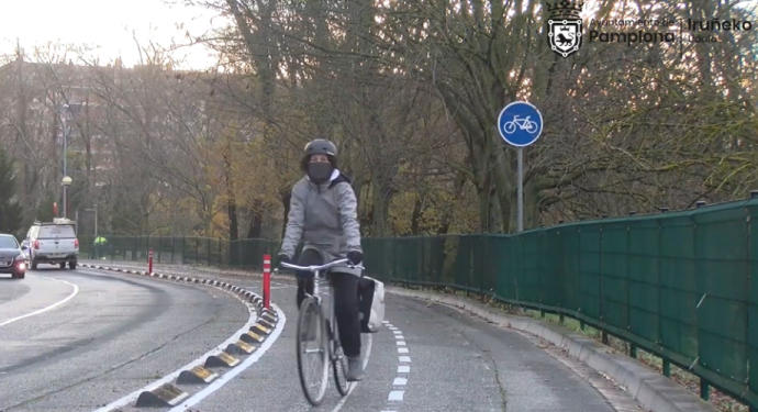 Pamplona mejora más de medio kilómetro de carriles bici en el barrio de Azpilagaña