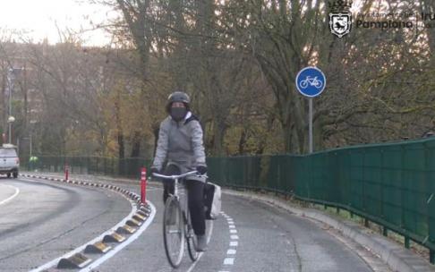 Pamplona mejora más de medio kilómetro de carriles bici en el barrio de Azpilagaña
