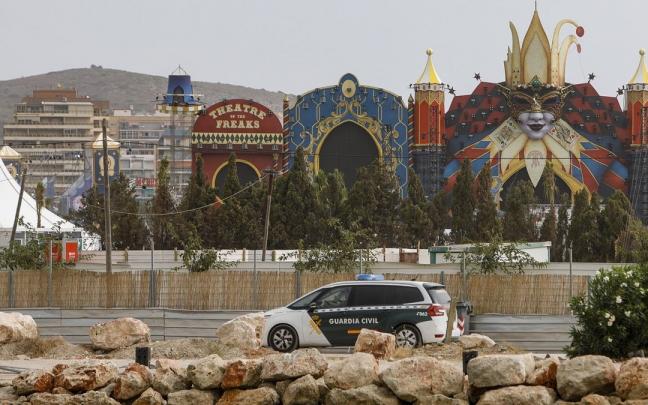 Imagen tomada desde el exterior del recinto del escenario principal del Festival Medusa de Cullera.