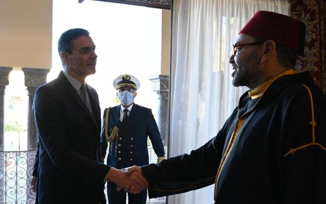 El presidente del Gobierno español, Pedro Sánchez, durante su reunión con el Rey Mohamed VI en Rabat. El presidente del Gobierno español, Pedro Sánchez, durante su reunión con el Rey Mohamed VI en Rabat.