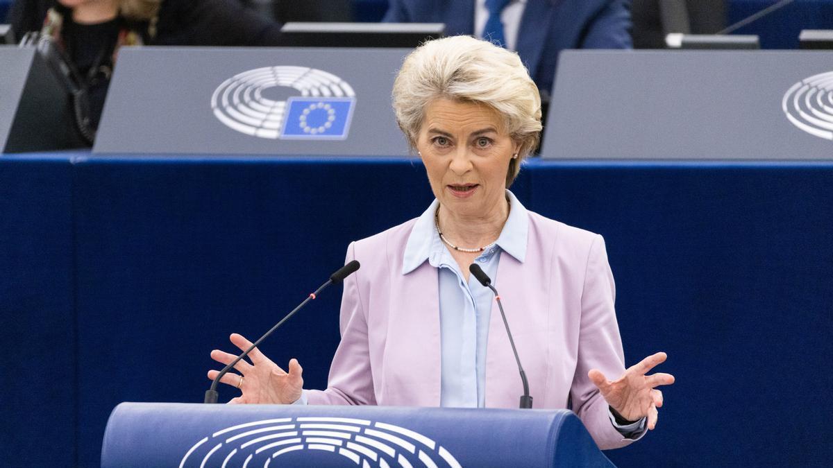 La presidenta de la Comisión Europea, Ursula Von der Leyen, en el Parlamento europeo este miércoles.