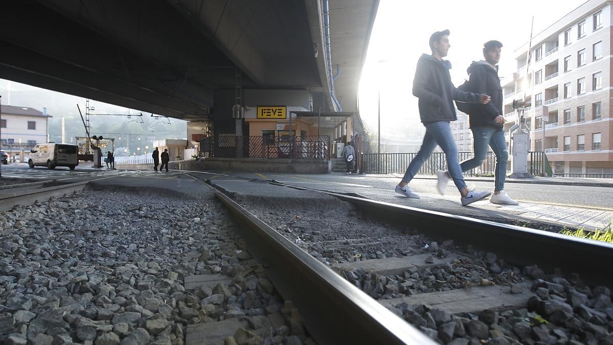 Con el soterramiento se eliminará el paso a nivel del tren en el bilbaino barrio de Zorrotza