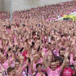 Participantes en la carrera solidaria contra el cáncer de mama celebrada en Bilbao en otra edición.