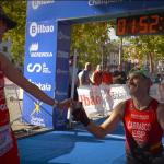El extreme&ntilde;o Kini Carrasco pide matrimonio a su pareja, tambi&eacute;n triatleta, tras ganar el oro