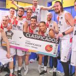 Los jugadores del Bilbao Basket celebran en el vestuario del Palau su clasificaci&oacute;n para la Copa de 2020.