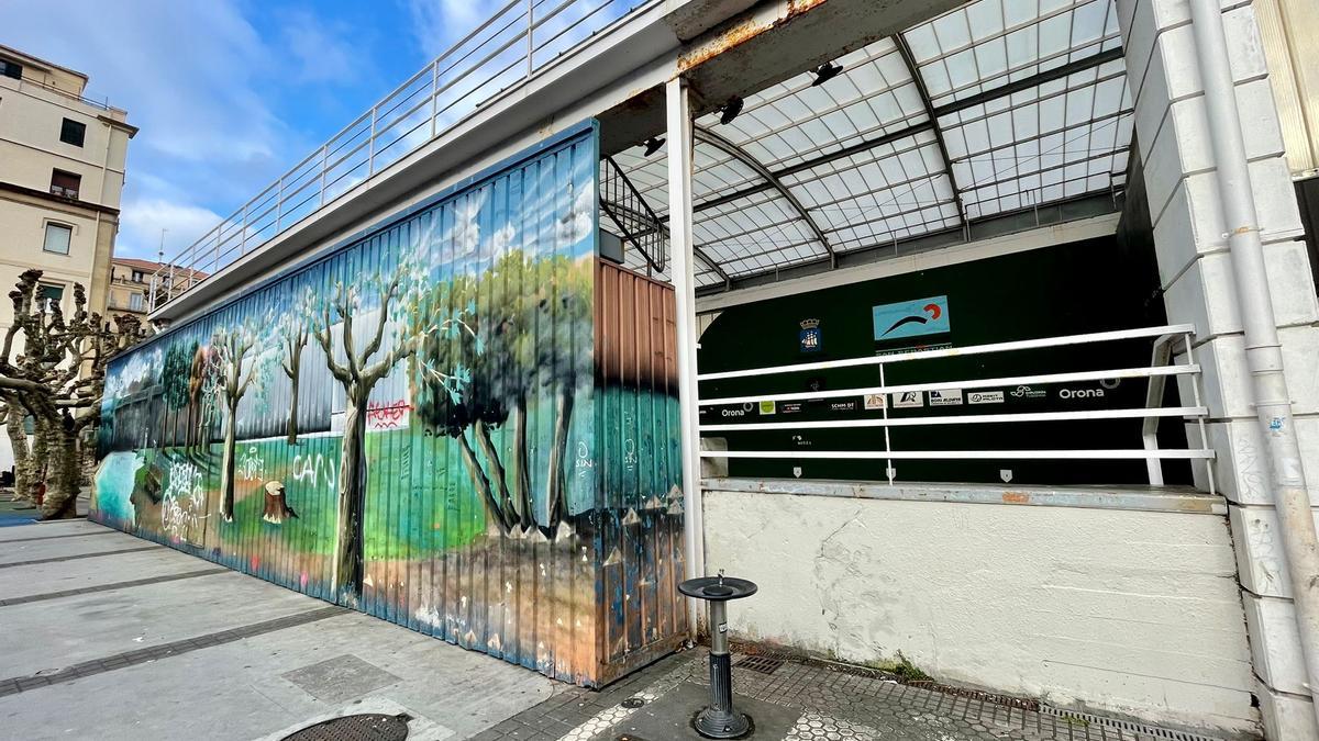 Exterior del frontón de El Antiguo.