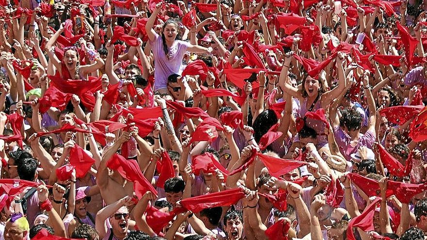 Un momento del cohete que dio inicio a las fiestas de Santa Ana el pasado 24 de julio. | FOTO: F. P-N.