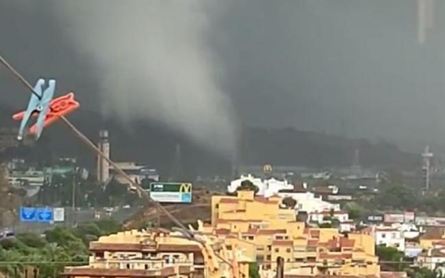 El tornado ha causado daños materiales en Marbella. El tornado ha causado daños materiales en Marbella.