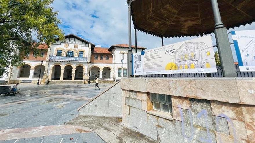 El qukiosco del Astillero y el ayuntamiento albergan ya una exposici&oacute;n sobre el centenario.