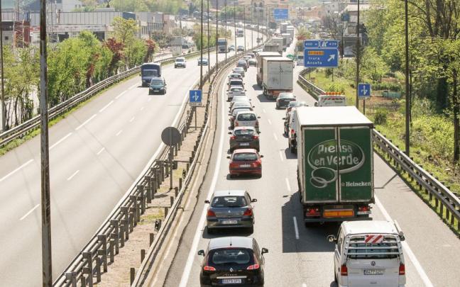 Retenciones en la N-I a la altura de Irura