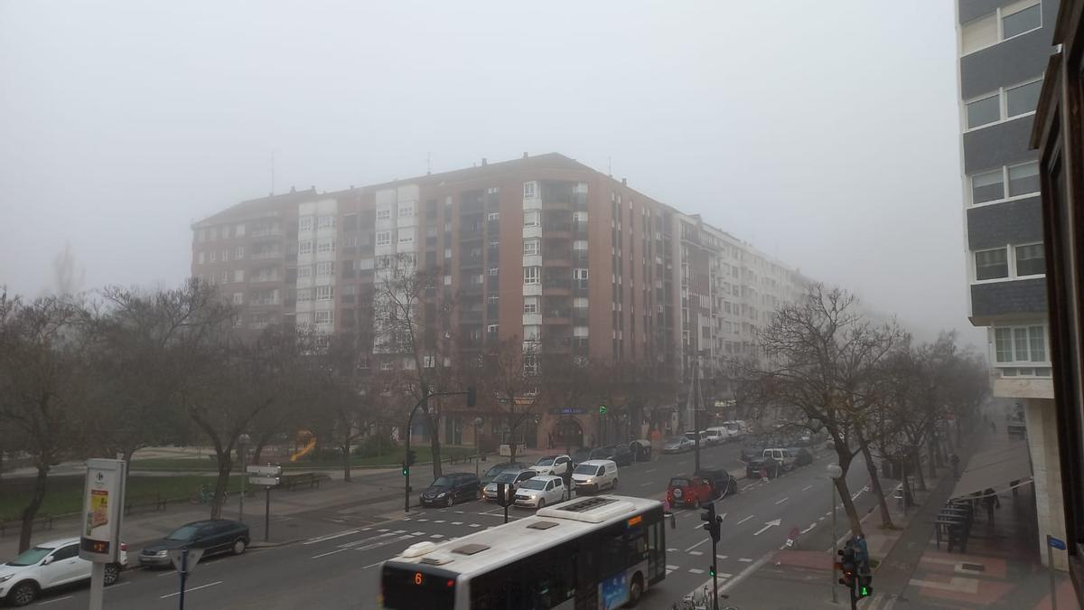 La niebla cubre Vitoria y Álava desde primera hora