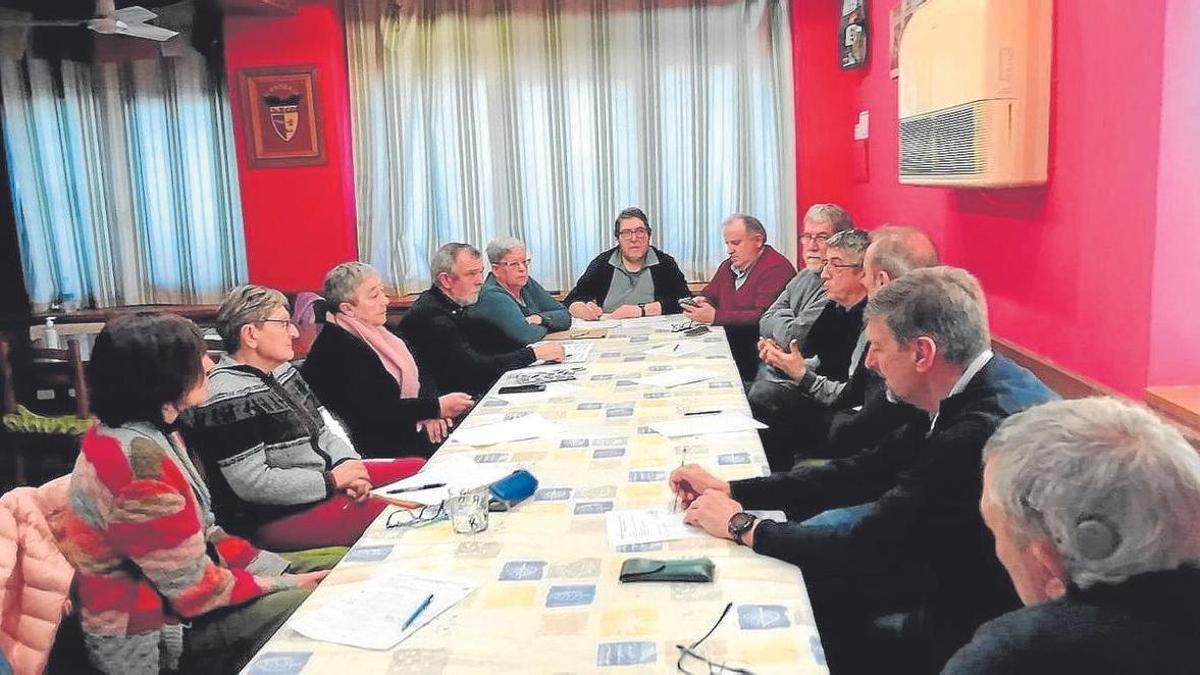 Un momento del reciente encuentro de representantes de las asociaciones en Lumbier.