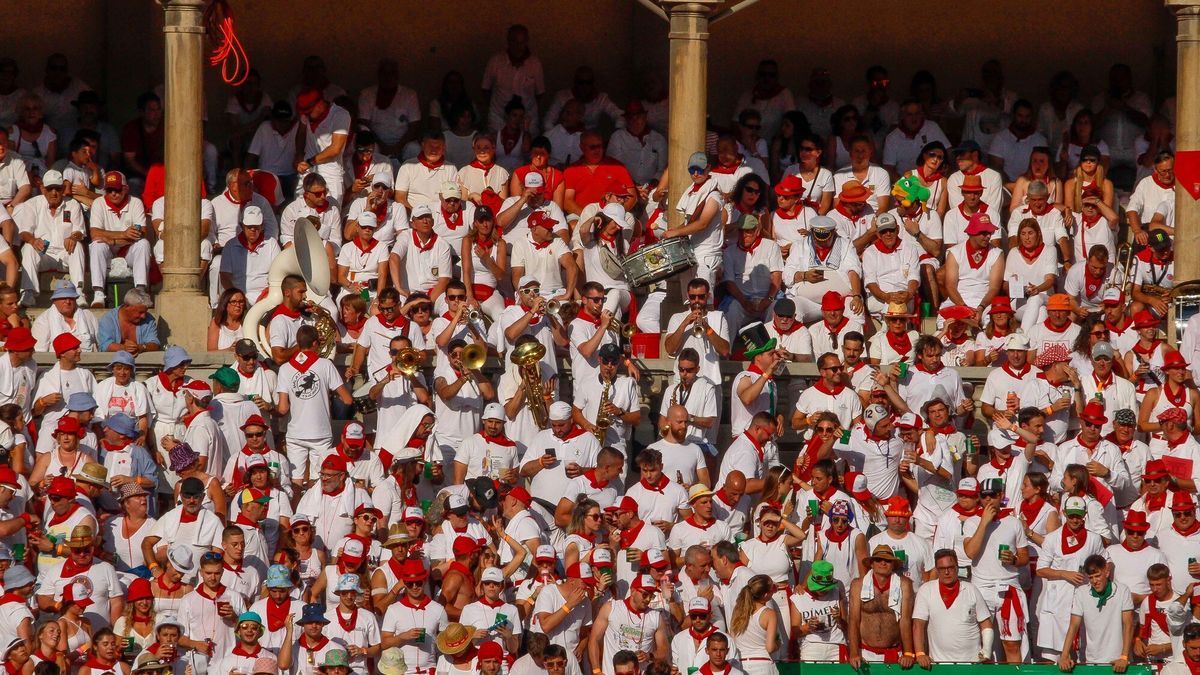 Ambiente en la corrida de toros del 7 de julio