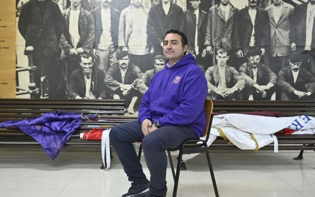 Iker Salgado analiza la situaci&oacute;n de Santurtzi.