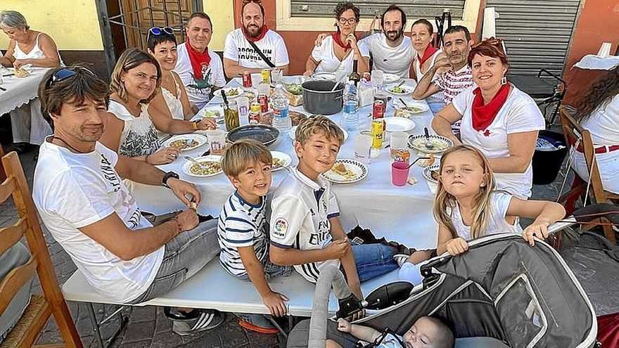 Pequeños y mayores disfrutaron de una gran jornada festiva.