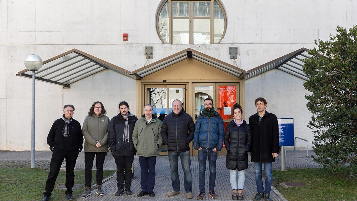 De izquierda a derecha, parte del equipo autor del trabajo: Julián Garrido, Laura Cervera-Gavalda, Guillermo Cruz-Quesada, Alfonso Cornejo, Iñaki Pérez-Landazábal, Alberto López-Ortega, Itziar Galarreta- Rodríguez