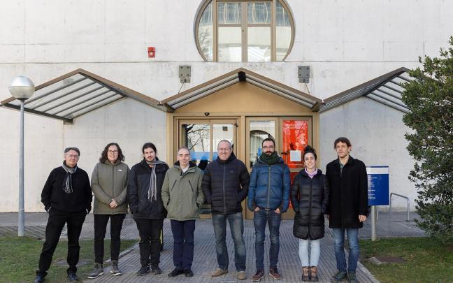 De izquierda a derecha, parte del equipo autor del trabajo: Julián Garrido, Laura Cervera-Gavalda, Guillermo Cruz-Quesada, Alfonso Cornejo, Iñaki Pérez-Landazábal, Alberto López-Ortega, Itziar Galarreta- Rodríguez