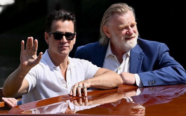 Colin Farrell y Brendan Gleeson a su llegada al Festival de Venecia. Colin Farrell y Brendan Gleeson a su llegada al Festival de Venecia.
