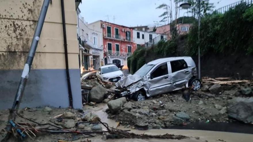 El municipio de Casamicciola ha resultado arrasado después de que se haya desprendido la ladera de una montaña.
