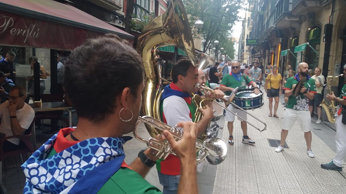 Música y ambiente en el Día Grande de Aste Nagusia