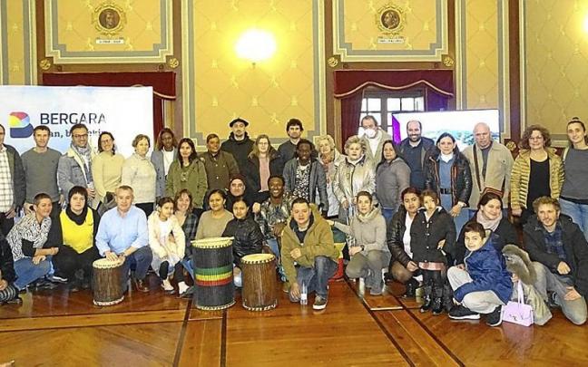 Bergara da la bienvenida a las vecinas y vecinos llegados en 2022