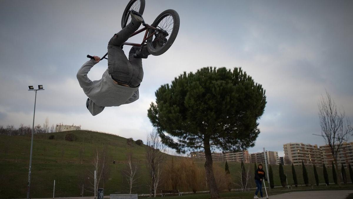 Arkaitz realiza un ‘backflip’.