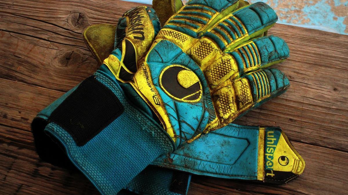 Guantes de un portero de fútbol.