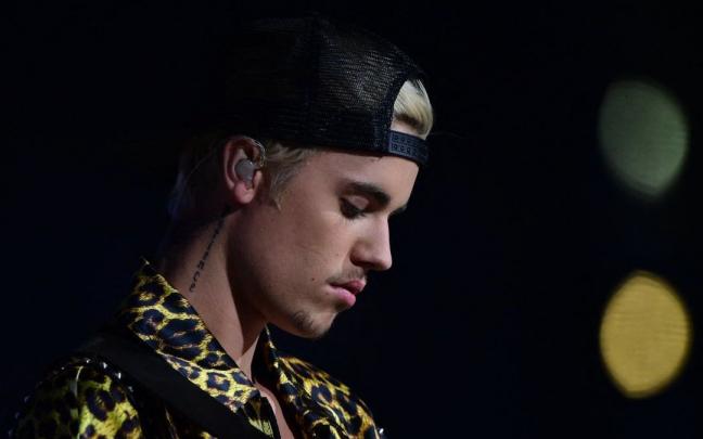 Justin Bieber padece el Síndrome de Ramsay Hunt. Justin Bieber padece el Síndrome de Ramsay Hunt.