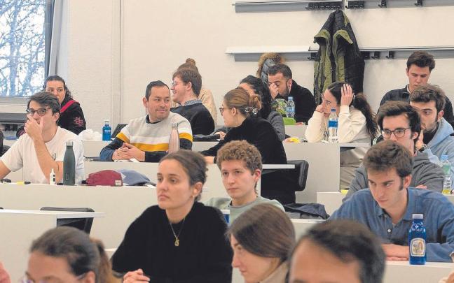 Candidatos a la formación sanitaria especializada que se examinaron el sábado pasado en la Universidad de Navarra. Candidatos a la formación sanitaria especializada que se examinaron el sábado pasado en la Universidad de Navarra.