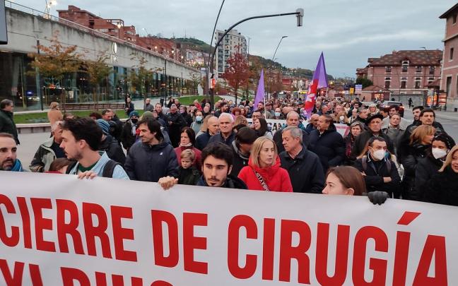 Manifestación este viernes en Bilbao para reclamar que cirugía cardiaca se quede en Basurto. Manifestación este viernes en Bilbao para reclamar que cirugía cardiaca se quede en Basurto.