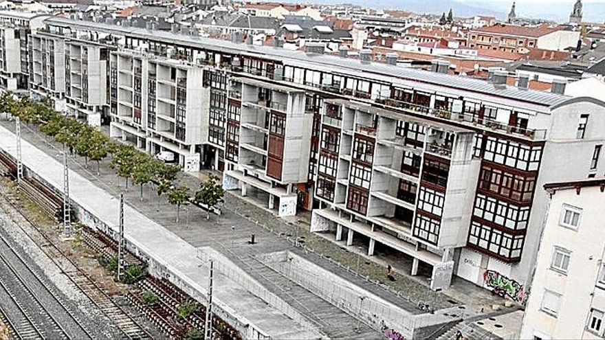 Vista aérea de la estación de tren de Vitoria.