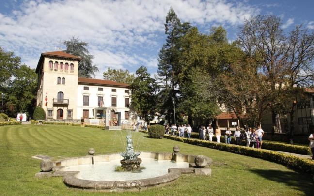 El Ayuntamiento avanza un programa de visitas guiadas por el jardín botánico-histórico de Berrizjauregi.