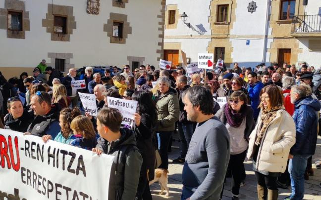 Manifestación en Mañeru a favor del euskera. Manifestación en Mañeru a favor del euskera.