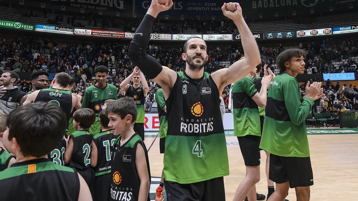 Ribas celebra una victoria de su equipo esta temporada