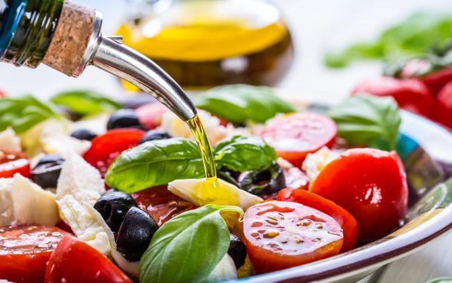 La dieta mediterránea es una de las más recomendadas por los especialistas.