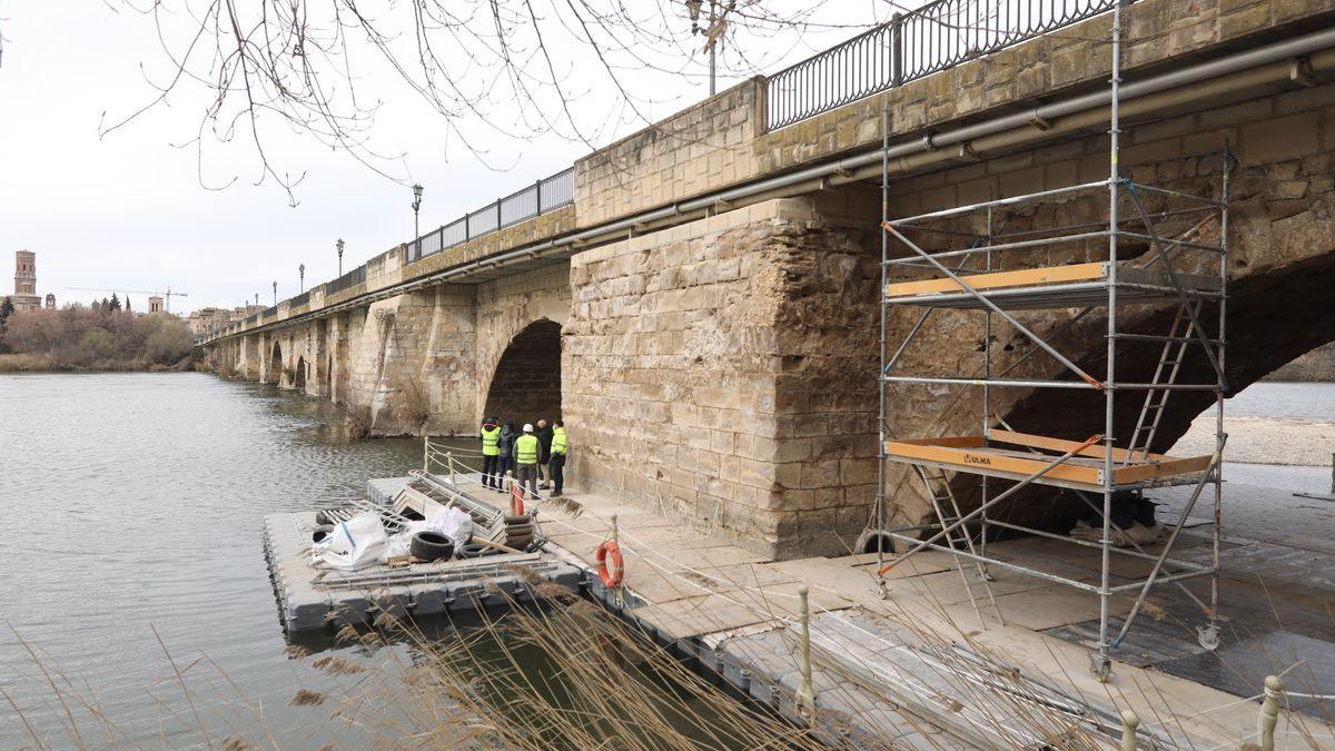 El puente de Tudela, durante las obras.