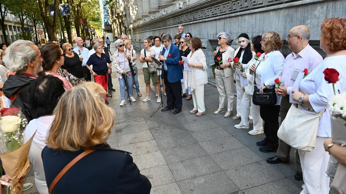 Recital poético en homenaje a la mimo de la Gran Vía de Bilbao