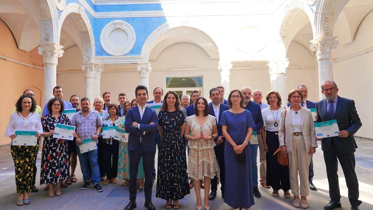 Foto de familia tras la entrega de los premios.